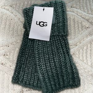 NWT Authentic Women Chunky Fingerless Cuff Gloves